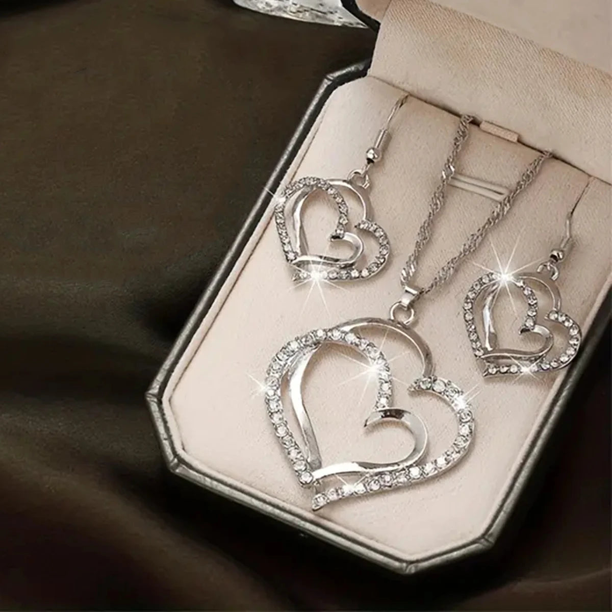 Exquisite Double Heart Necklace Earrings Bracelet Jewelry Set Charm Ladies Jewelry Fashion Bridal Accessory Set Romantic Gifts